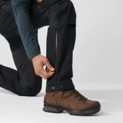 FJÄLLRÄVEN KEB TROUSERS M REG Herren - Trekkinghose 25 FJÄLLRÄVEN KEB TROUSERS M REG Herren - Trekkinghose -Outdoor-Bekleidungsgeschäft 5637574677 k keb trousers m reg fjaellraeven 20