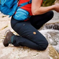 FJÄLLRÄVEN KAIPAK TROUSERS CURVED W Damen - Trekkinghose 19 FJÄLLRÄVEN KAIPAK TROUSERS CURVED W Damen - Trekkinghose -Outdoor-Bekleidungsgeschäft 5637765592 ab kaipak trousers curved w fjaellraeven 24