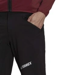 ADIDAS TECHROCK MOUNTAINEERING SOFTSHELL PANTS Herren - Softshellhose 12 ADIDAS TECHROCK MOUNTAINEERING SOFTSHELL PANTS Herren - Softshellhose -Outdoor-Bekleidungsgeschäft 5637915364 d terrex techrock mountaineering softshell pants adidas 24