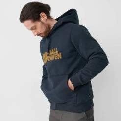 FJÄLLRÄVEN LOGO HOODIE M Herren - Kapuzenpullover 15 FJÄLLRÄVEN LOGO HOODIE M Herren - Kapuzenpullover -Outdoor-Bekleidungsgeschäft 5638003707 d fjaellraeven logo hoodie m fjaellraeven 24